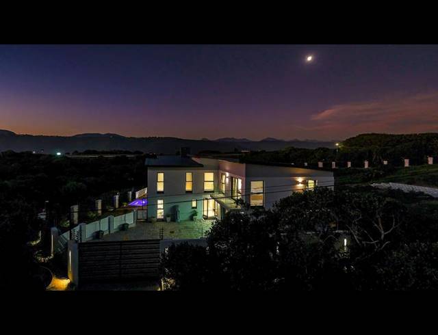 3 BEDROOM HOUSE FOR SALE IN WILDERNESS CENTRAL